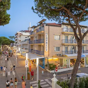 hotel-caprice-in-centro-a-riccione.emilia-romagnahotels.net/